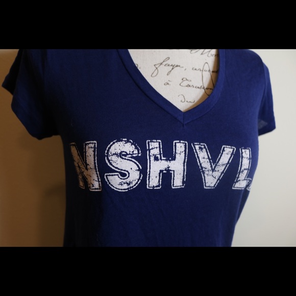 New with tags nashville Tennessee v neck tee shirt - Picture 7 of 7